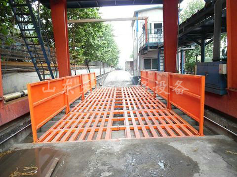 點擊查看詳細信息<br>標題：濟寧唐口煤礦4X12米煤礦專用洗車機 閱讀次數(shù)：2328