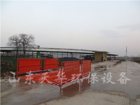 點(diǎn)擊查看詳細(xì)信息<br>標(biāo)題：中鐵建3.7*5標(biāo)準(zhǔn)洗車機(jī)案例 閱讀次數(shù)：2478